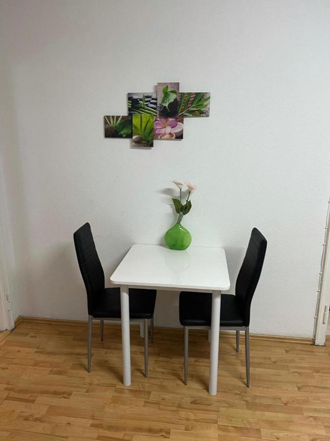 Apartment In 35 *